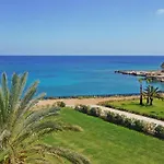 Coralli Beachfront Aparthotel 3*
