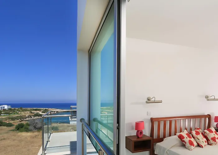 Coralli Beachfront Apartahotel 3*