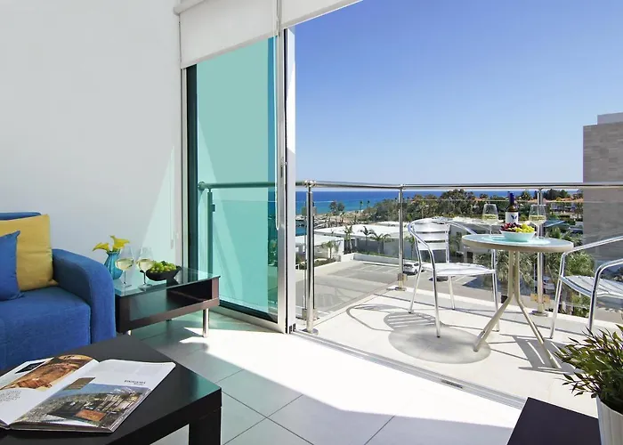 Coralli Beachfront Apartahotel 3*