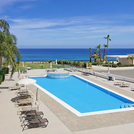 Aparthotel Coralli Beachfront 3*