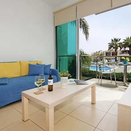 Aparthotel Coralli Beachfront 3*