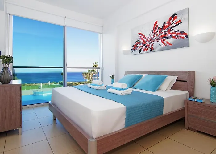 Lägenhetshotell Coralli Beachfront 3*
