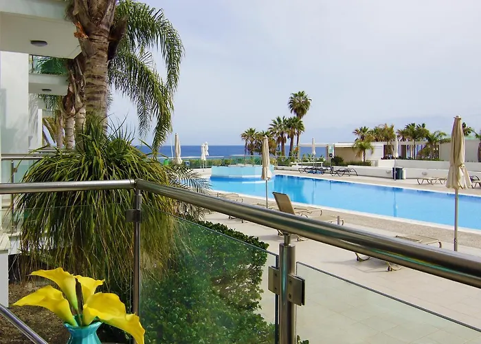 Lägenhetshotell Coralli Beachfront Protaras