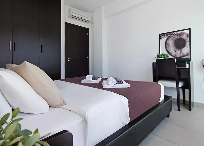 Coralli Beachfront Lägenhetshotell Protaras