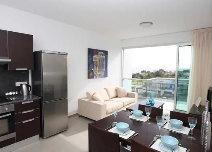 Lägenhetshotell Coralli Beachfront 3*