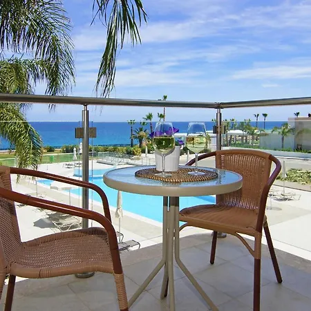 Coralli Beachfront Aparthotel 3*