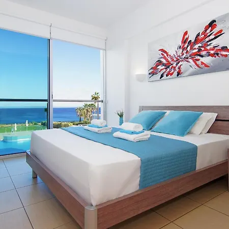 Aparthotel Coralli Beachfront 3*