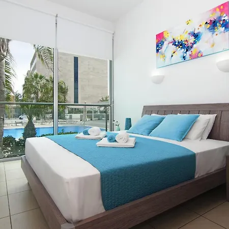 Aparthotel Coralli Beachfront 3*