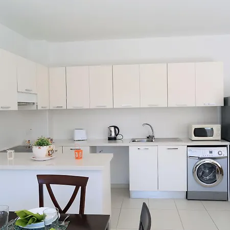 Aparthotel Coralli Beachfront 3*