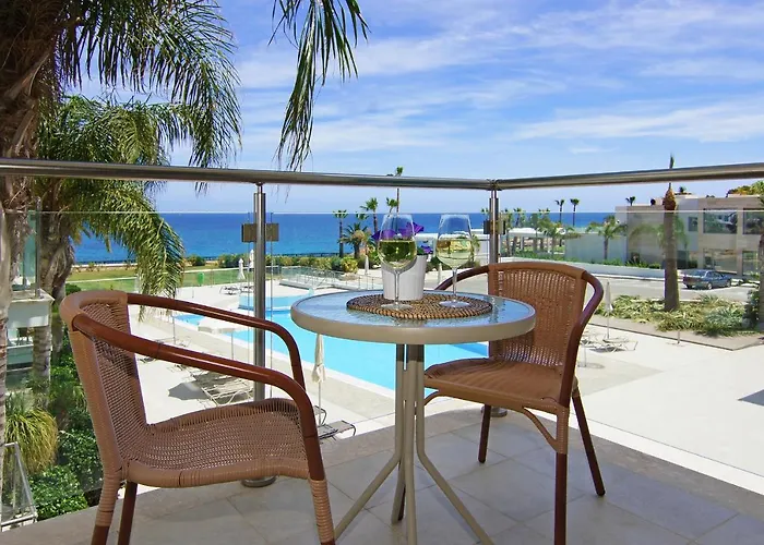 Coralli Beachfront Apart-hotel 3*