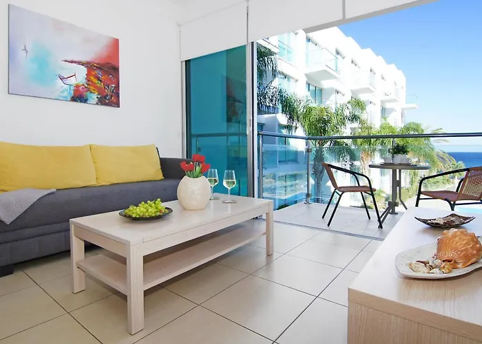 Coralli Beachfront Apart-hotel 3*