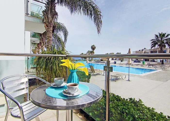 Coralli Beachfront Ξενοδοχείο με διαμερίσματα