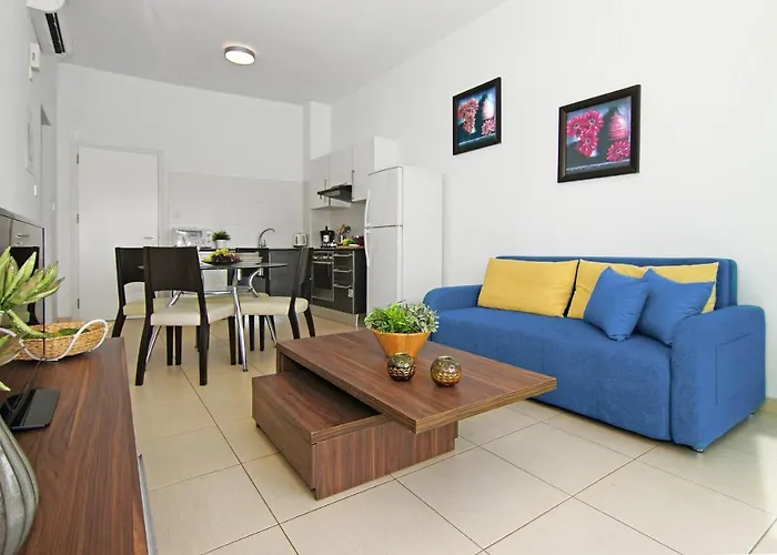 Coralli Beachfront Ξενοδοχείο με διαμερίσματα 3*