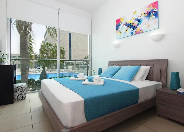 Ξενοδοχείο με διαμερίσματα Coralli Beachfront 3*