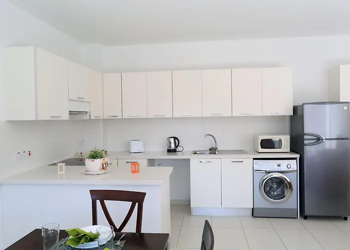 Ξενοδοχείο με διαμερίσματα Coralli Beachfront 3*