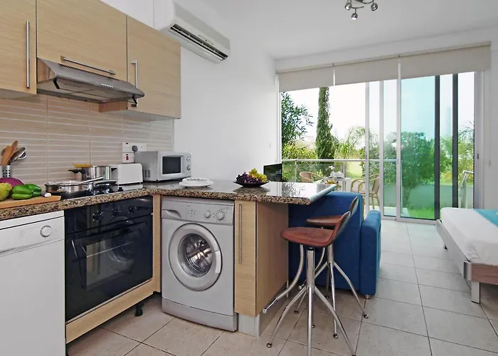 Ξενοδοχείο με διαμερίσματα Coralli Beachfront 3*