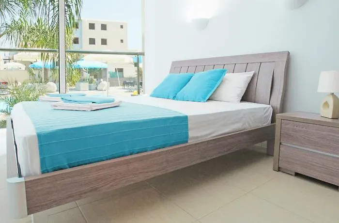 Coralli Beachfront Πρωταράς