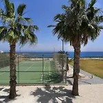Coralli Beachfront Hotel apartamentowy Protaras