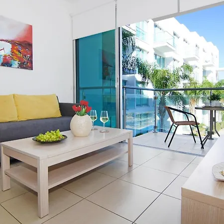 Coralli Beachfront Apartahotel 3*