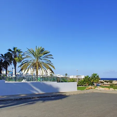 Coralli Beachfront Apartahotel