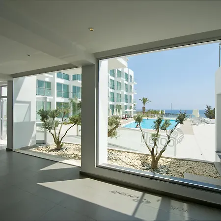 Coralli Beachfront Apartahotel