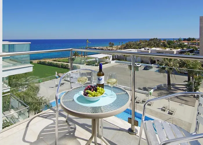 Aparthotel Coralli Beachfront 3*